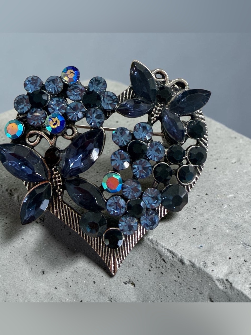 Vintage-Inspired Heart Crystal Brooch in Deep Blue